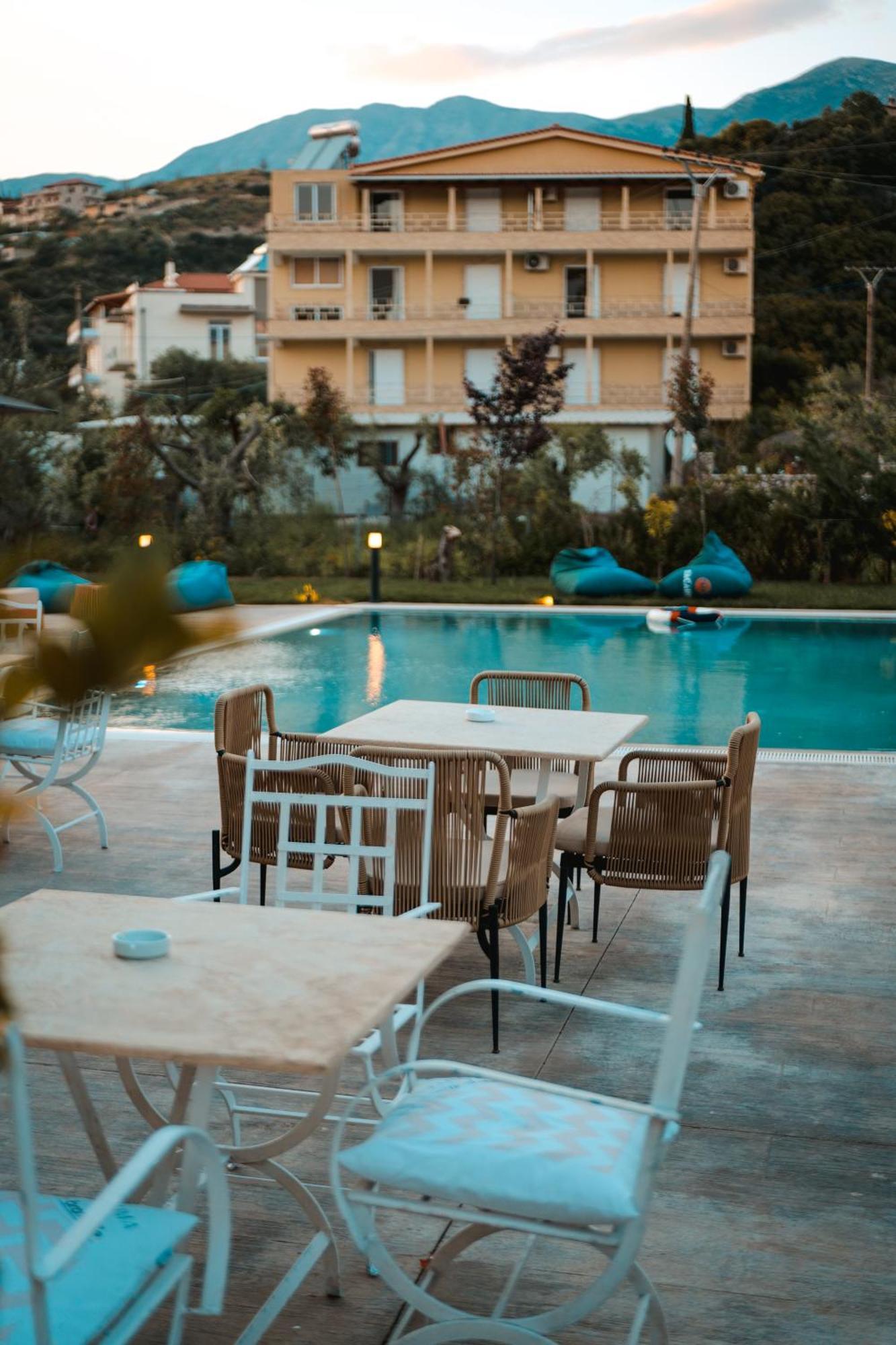 The Blue Wave Hotel Himarë Eksteriør billede