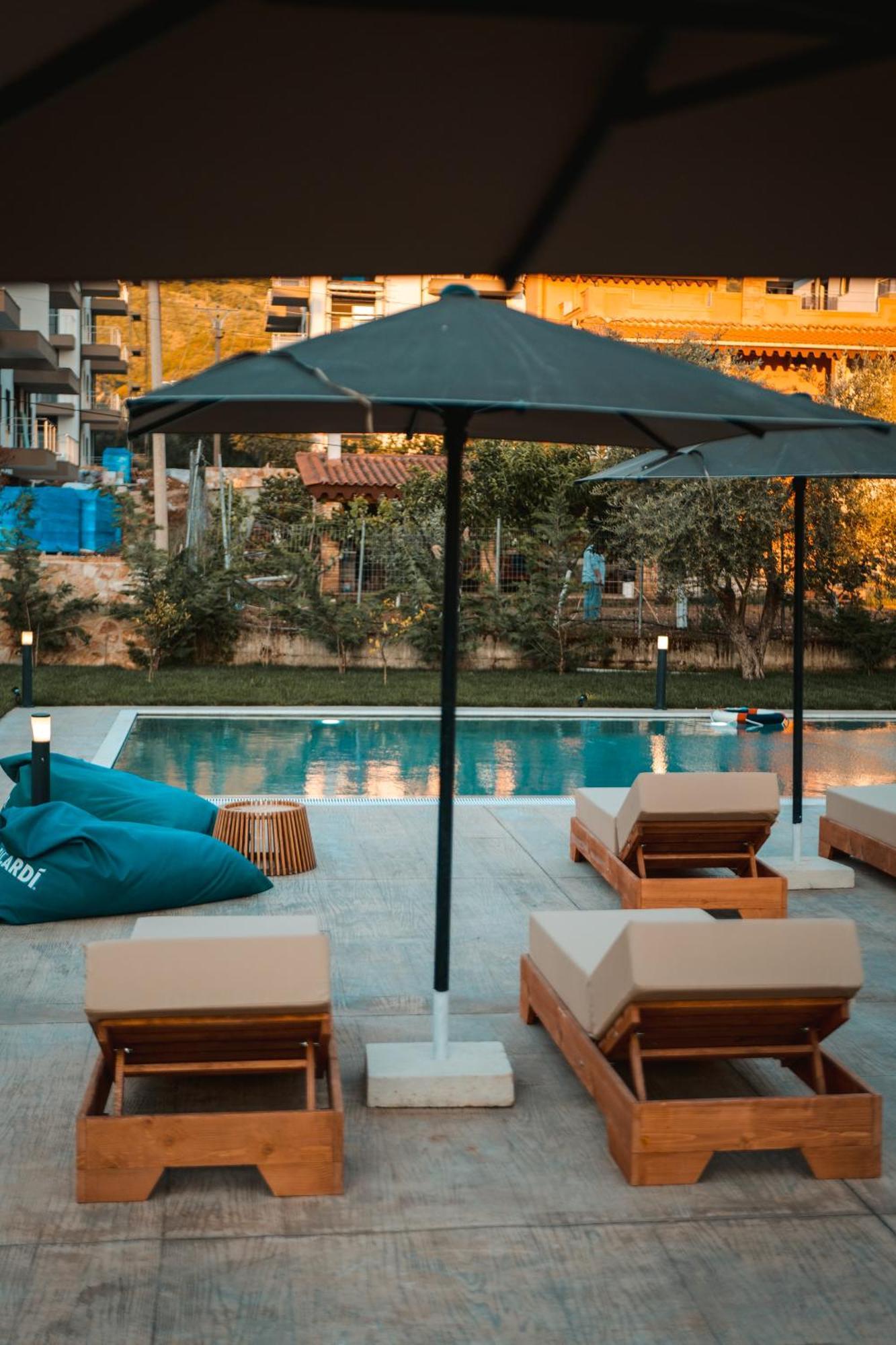 The Blue Wave Hotel Himarë Eksteriør billede