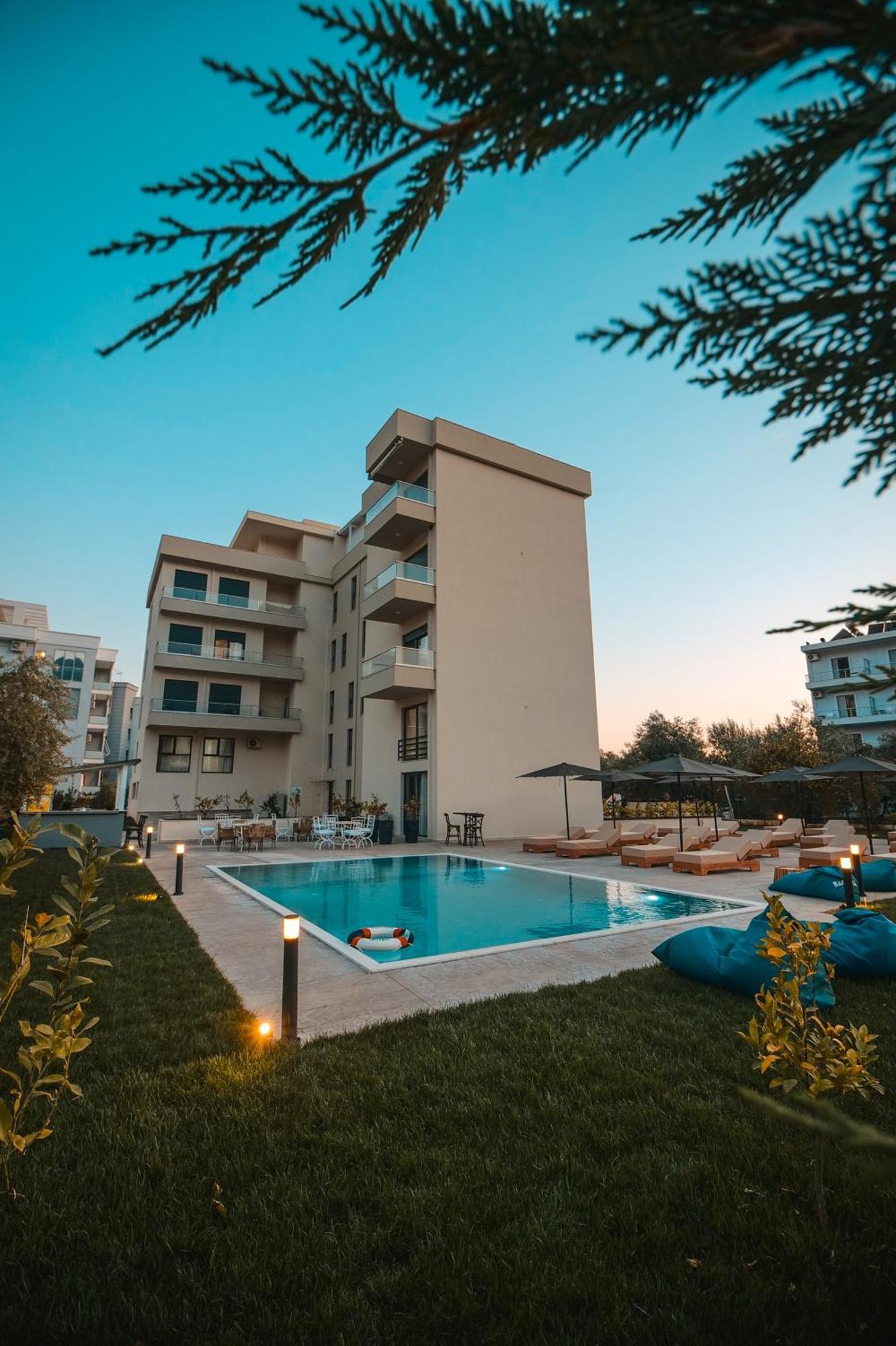 The Blue Wave Hotel Himarë Eksteriør billede
