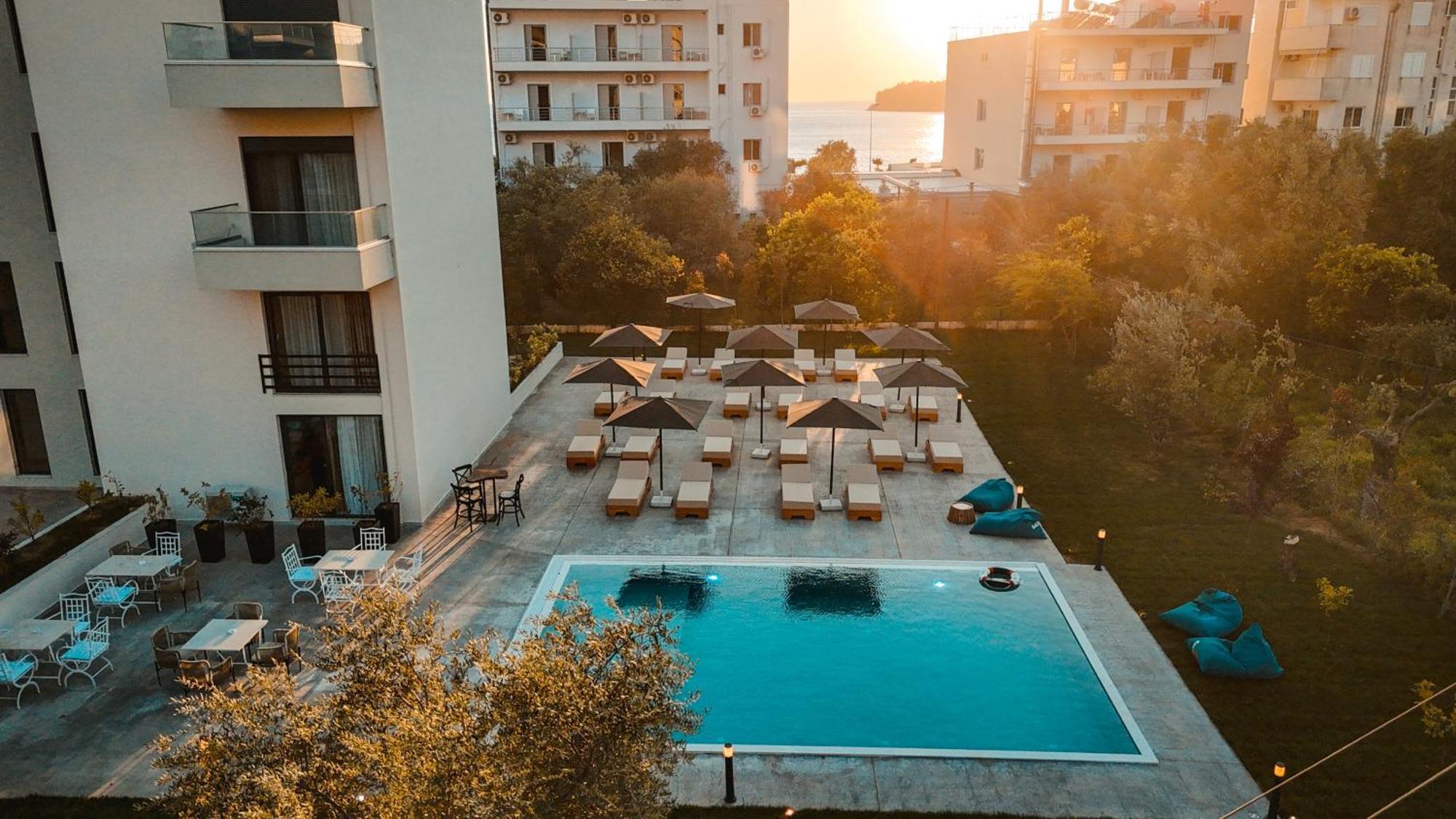The Blue Wave Hotel Himarë Eksteriør billede