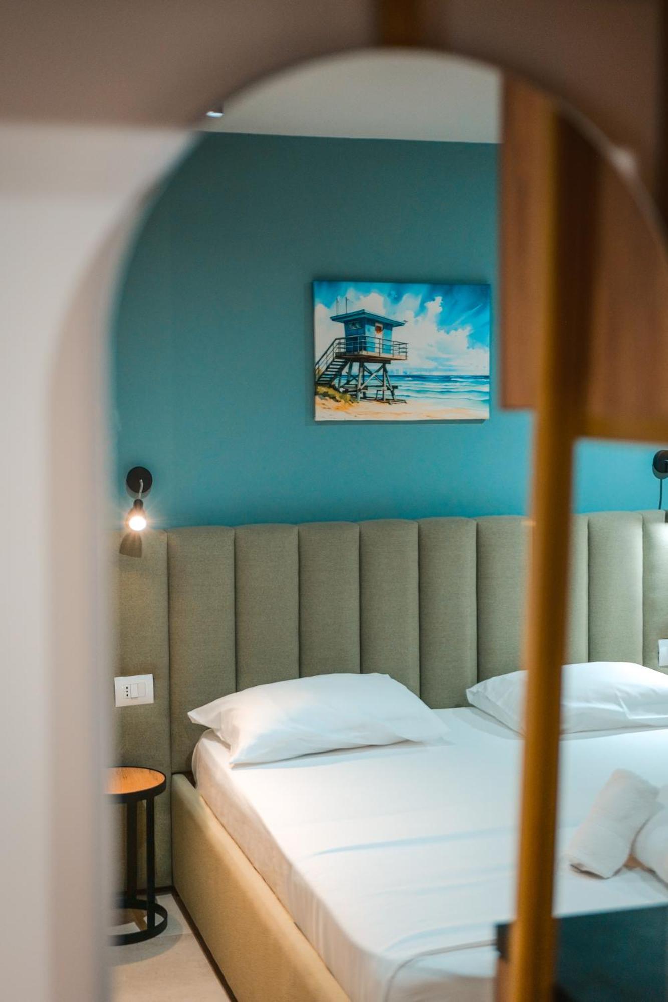 The Blue Wave Hotel Himarë Eksteriør billede